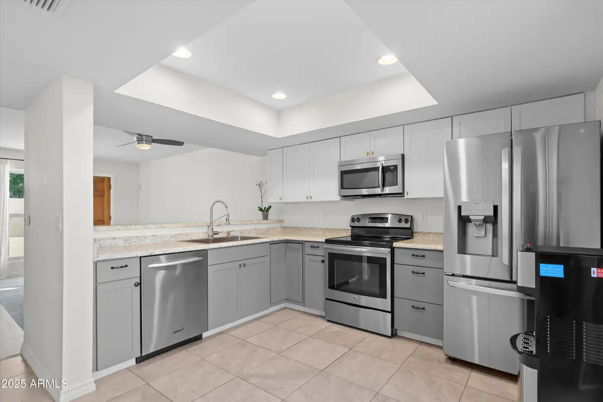 2802 E Beck Lane #2, Phoenix, AZ 85032 - Image #1