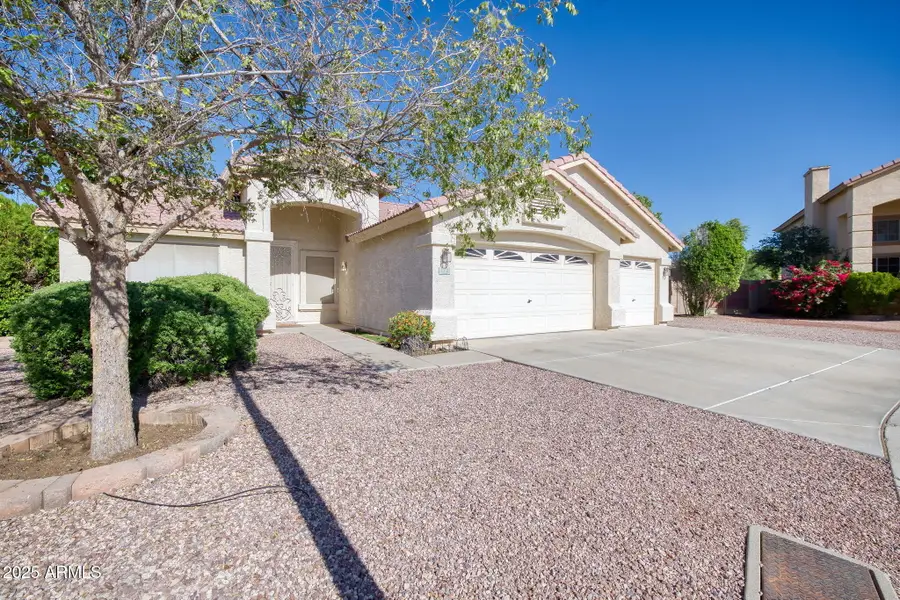 2010 S 80th Lane, Phoenix, AZ 85043 - Image #2