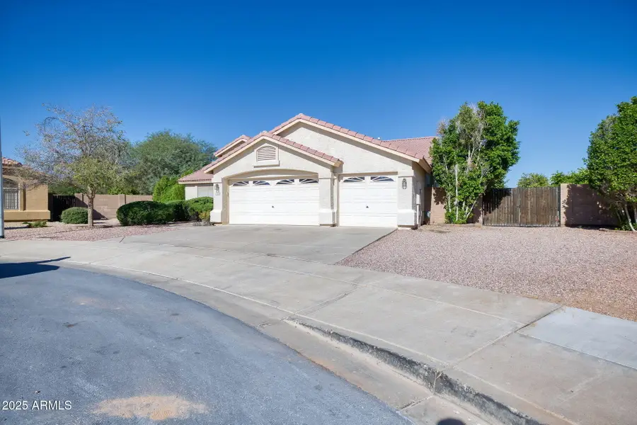 2010 S 80th Lane, Phoenix, AZ 85043 - Image #3
