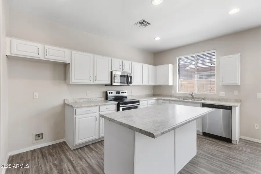 9341 W Albert Lane, Peoria, AZ 85382 - Image #3