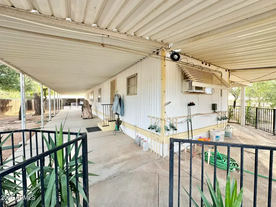 27021 N 211th Avenue, Wittmann, AZ 85361 - Image #2