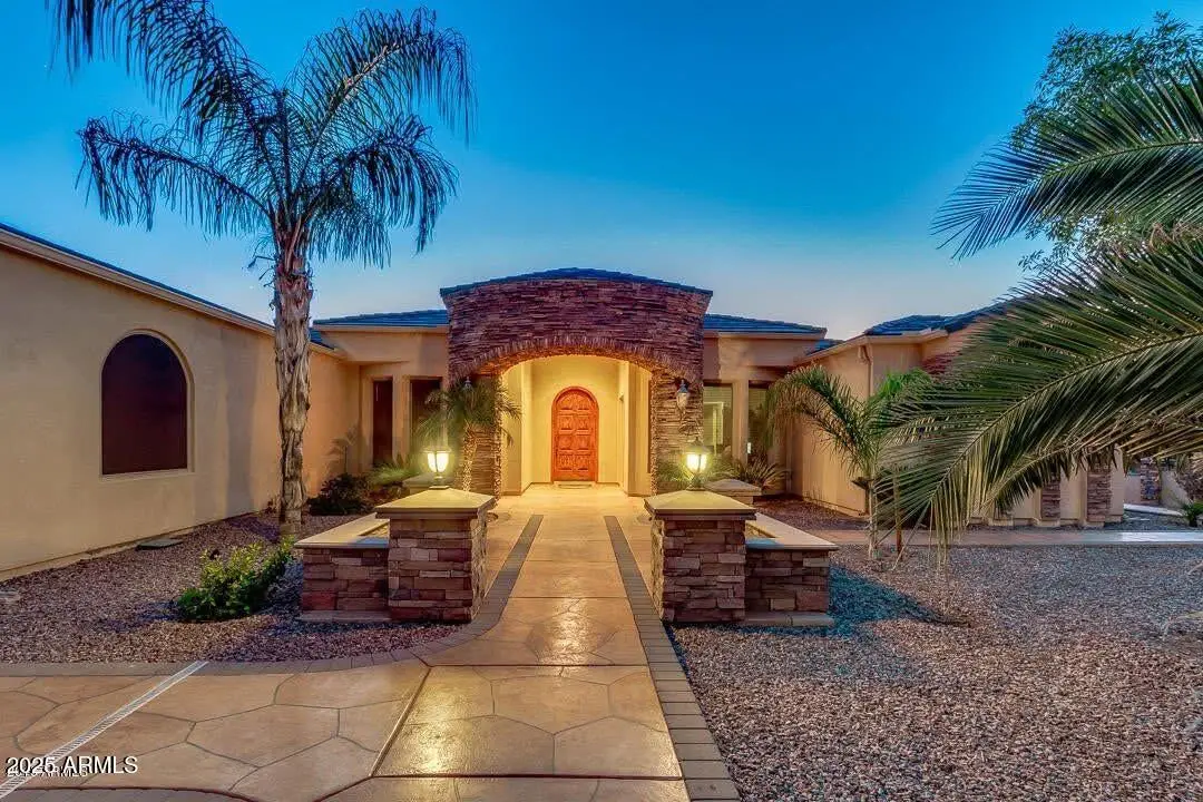 8260 N Buena Vista Drive, Casa Grande, AZ 85194 - Image #1