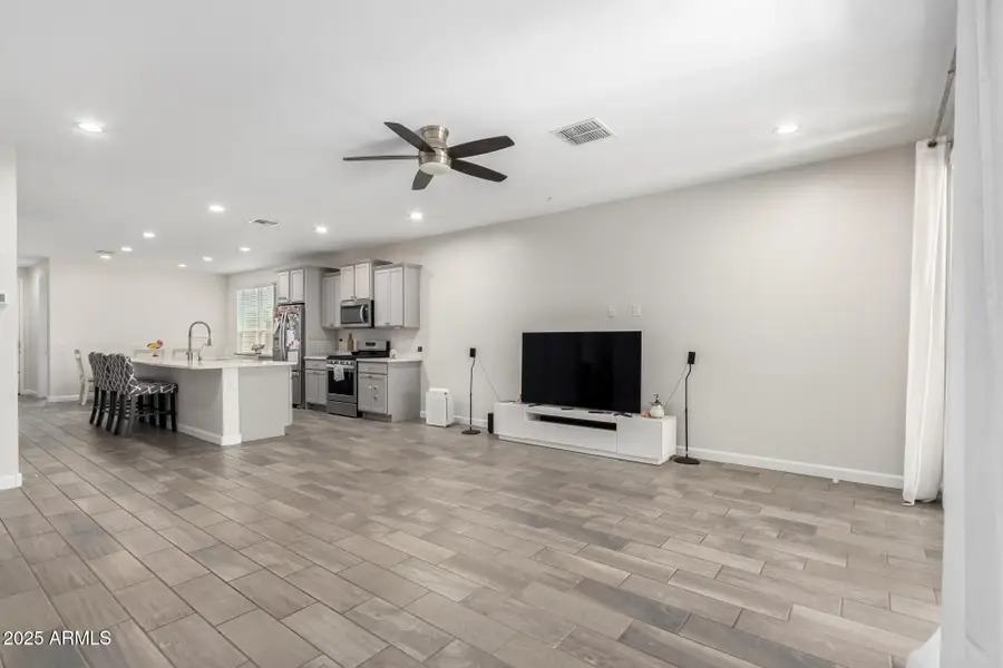 1927 W Plum Road, Deer Valley, AZ 85085 - Image #2