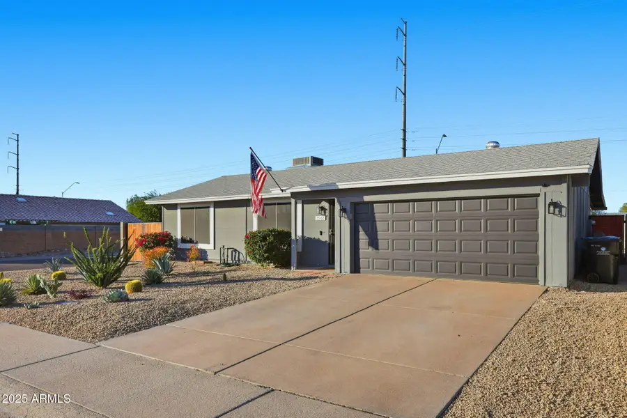 2902 E Villa Theresa Drive, Phoenix, AZ 85032 - Image #2