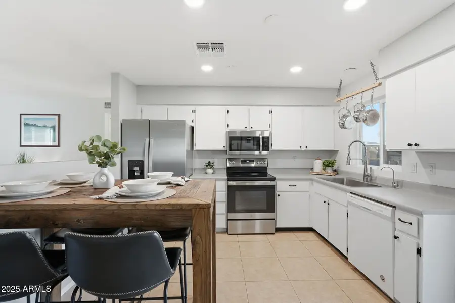 2902 E Villa Theresa Drive, Phoenix, AZ 85032 - Image #3