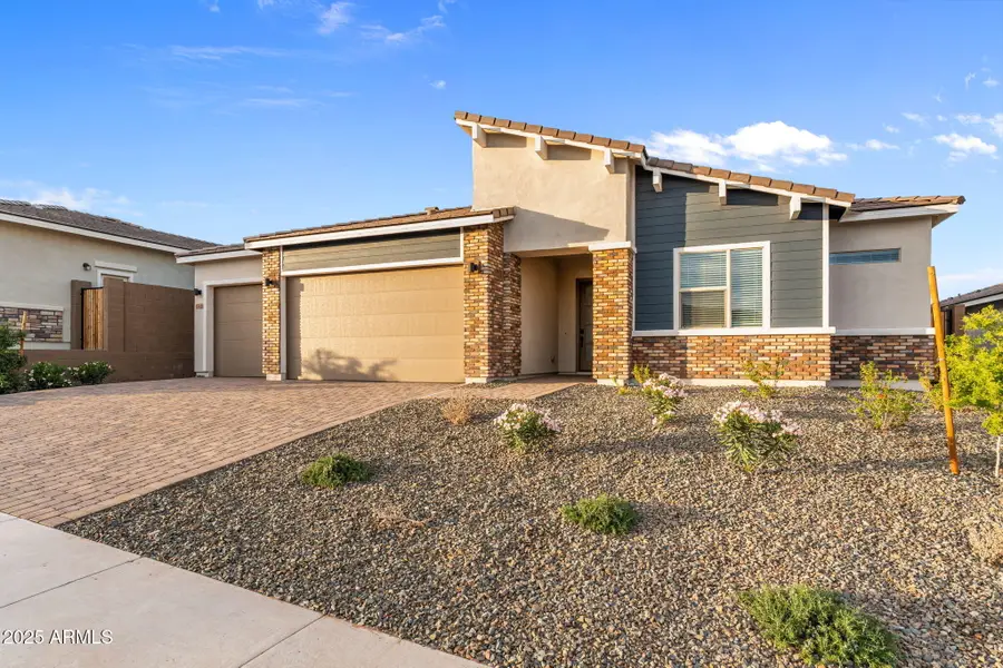 13410 W Claret Cup Road, Peoria, AZ 85383 - Image #2