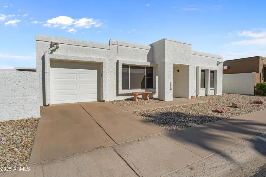 1018 E Michelle Drive, Phoenix, AZ 85022 - Image #2