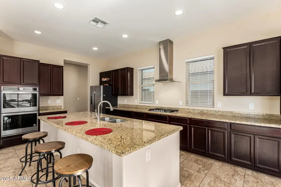 18327 W Wolf Street, Goodyear, AZ 85395 - Image #2