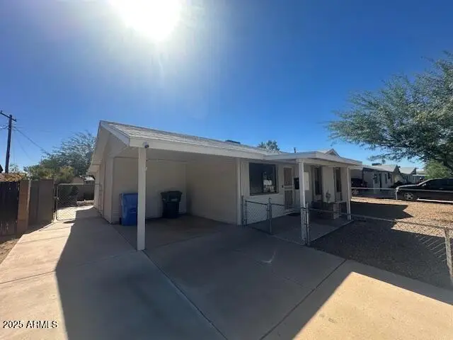 8201 W Earll Drive, Phoenix, AZ 85033 - Image #2