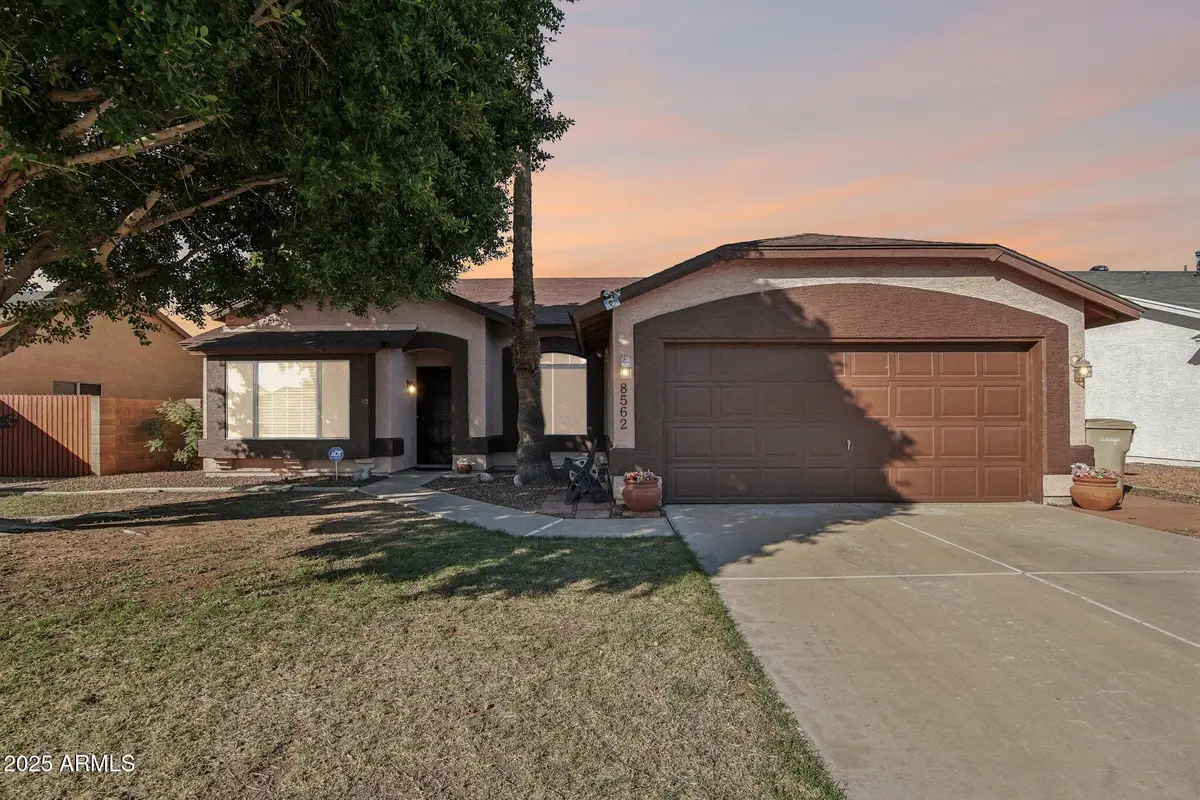 8562 W Tuckey Lane, Glendale, AZ 85305 - Image #1