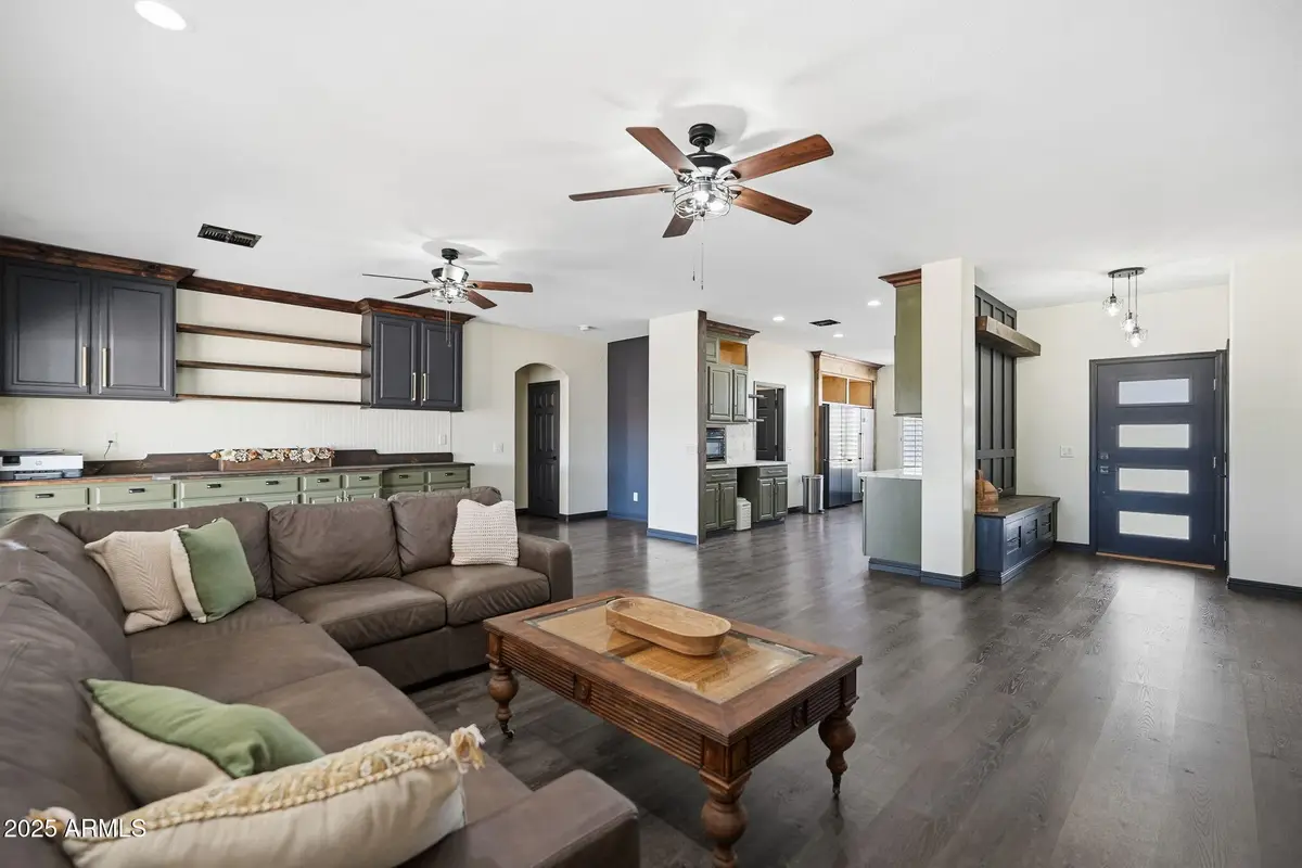 19623 W Meadowbrook Avenue, Litchfield Park, AZ 85340 - Image #1