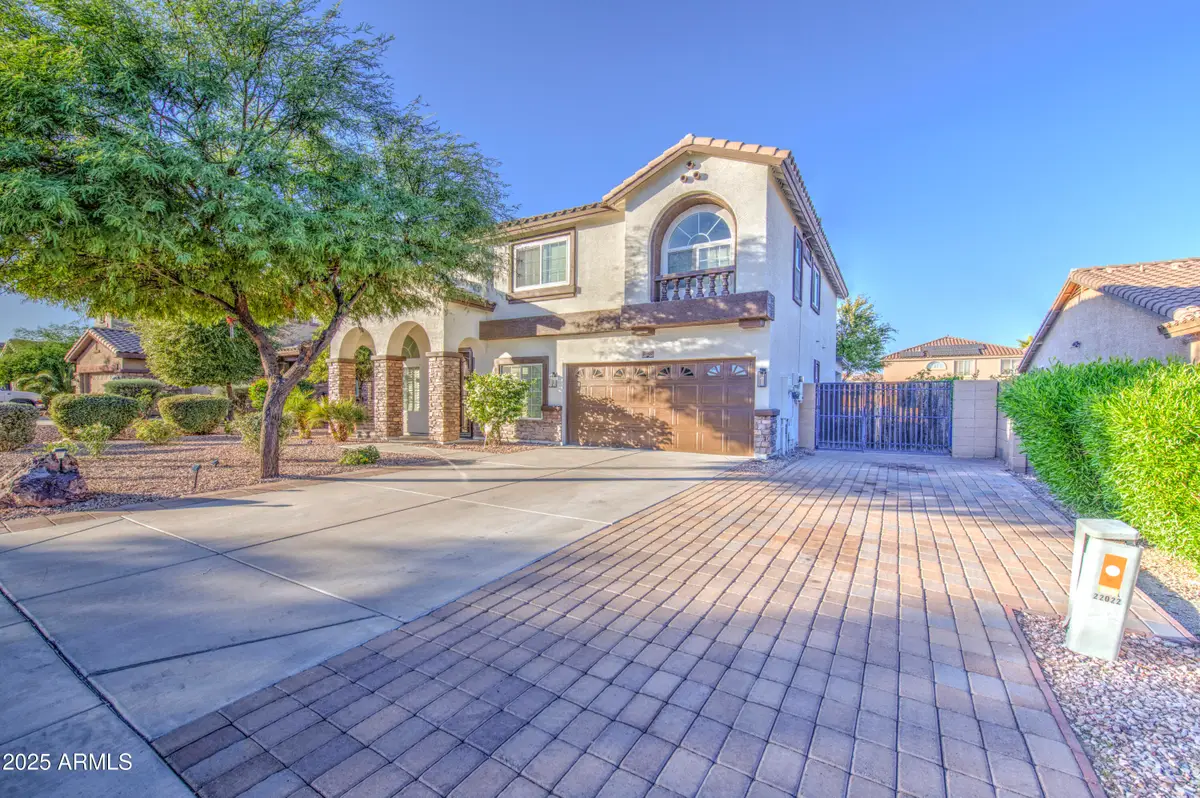 22022 W Moonlight Path, Buckeye, AZ 85326 - Image #1