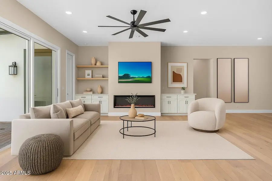 3002 N 53rd Place, Phoenix, AZ 85018 - Image #2