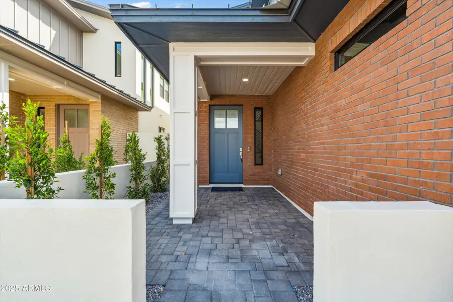 5533 E Earll Drive, Phoenix, AZ 85018 - Image #2