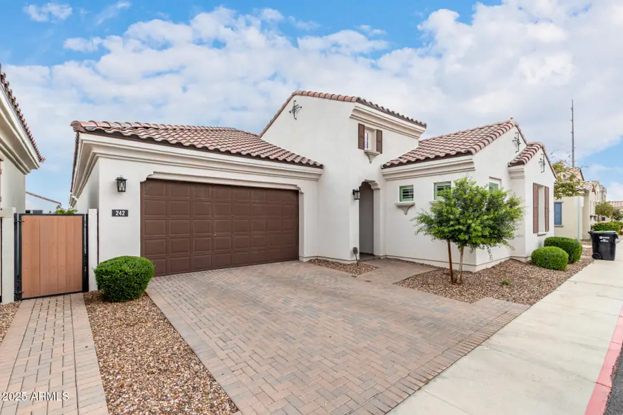242 E Aster Drive, Chandler, AZ 85286 - Image #2