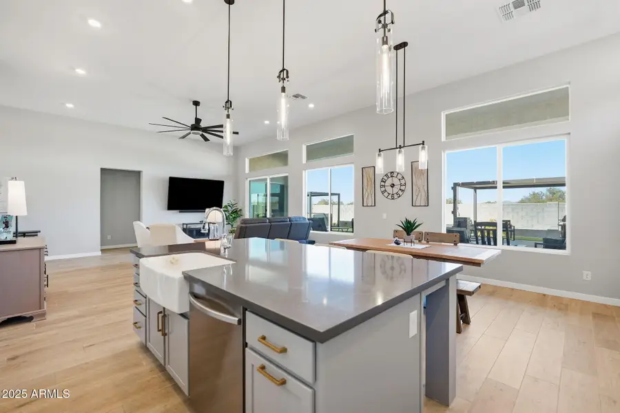 13668 W Hackamore Drive, Peoria, AZ 85383 - Image #2