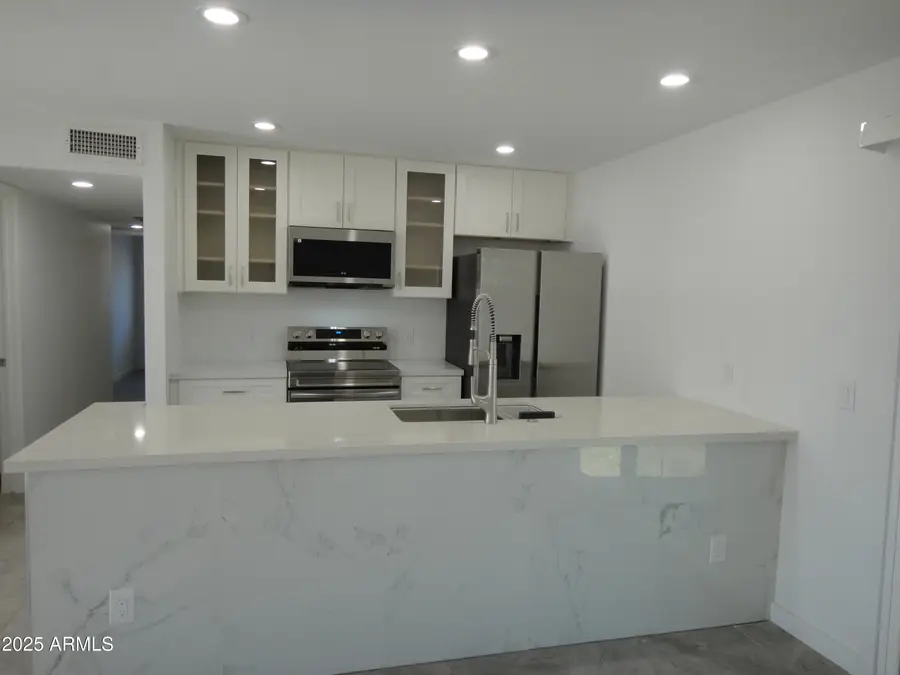 3318 W Rose Garden Lane, Phoenix, AZ 85027 - Image #3