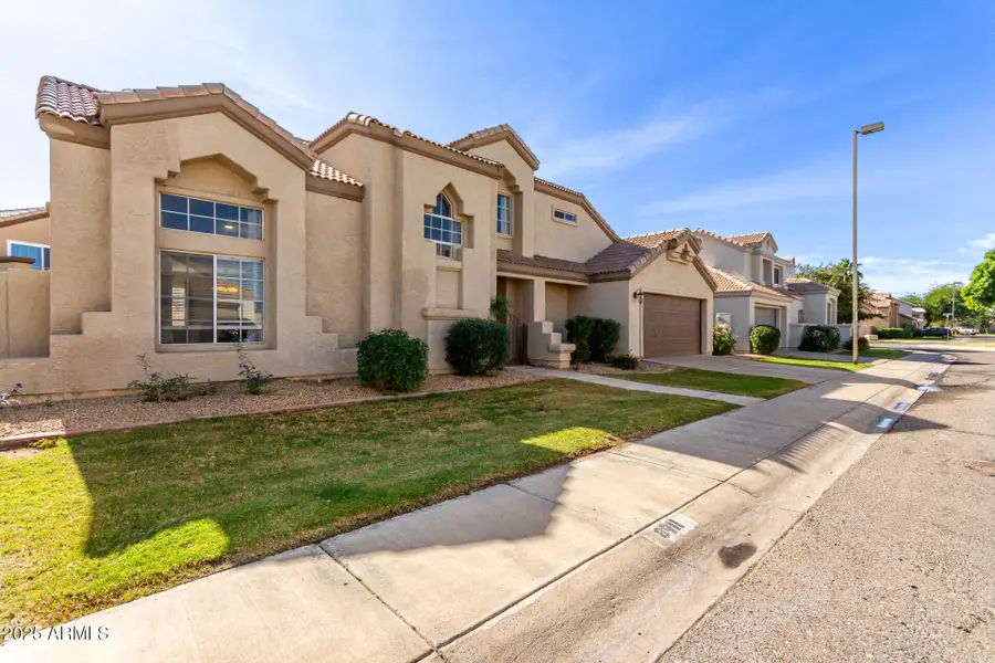 8911 W Caribbean Lane, Peoria, AZ 85381 - Image #2