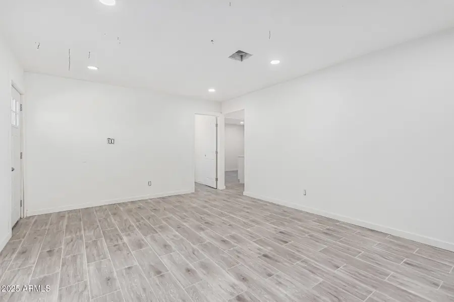 7533 W Sheila Lane, Phoenix, AZ 85033 - Image #3