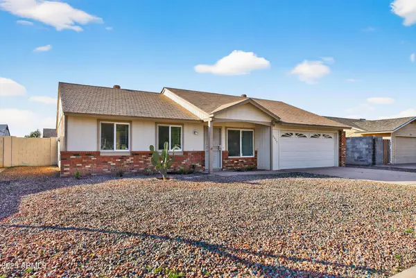 9025 W Cinnabar Avenue, Peoria, AZ 85345