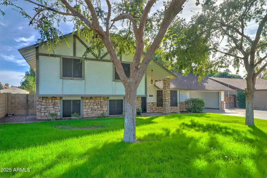 2057 N Ashbrook Circle, Mesa, AZ 85213 - Image #3