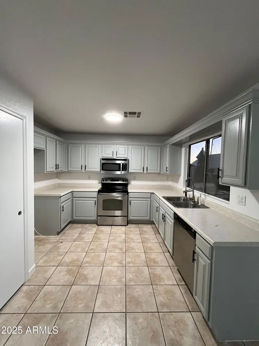 16218 N 159th Avenue, Surprise, AZ 85374 - Image #2