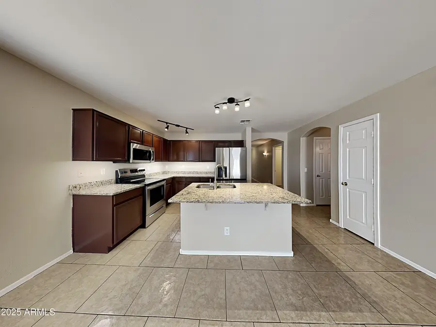 1824 W Lydia Lane, Phoenix, AZ 85041 - Image #2