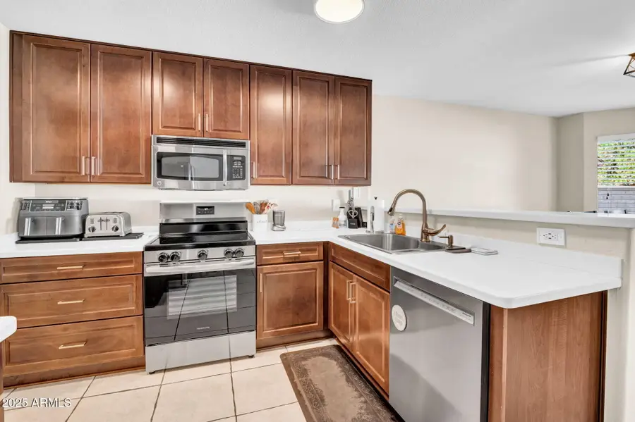 758 E Sack Drive, Phoenix, AZ 85024 - Image #3