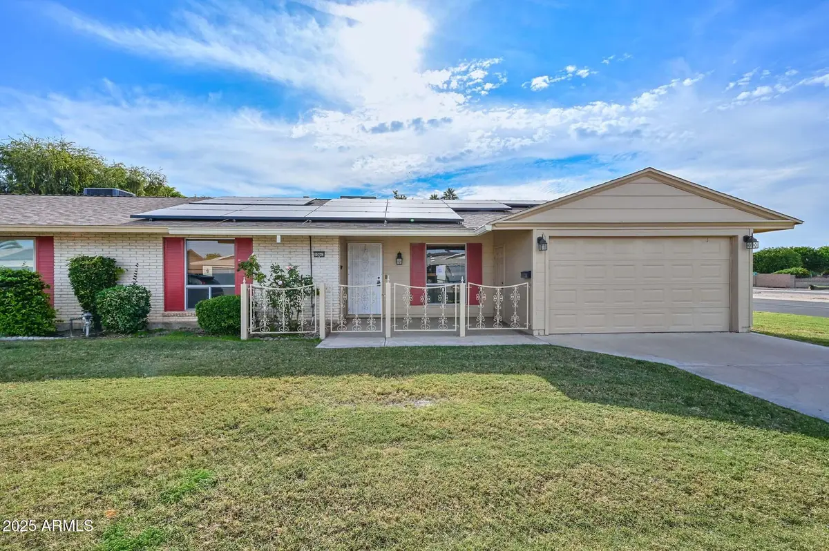 10643 W Roundelay Circle, Sun City, AZ 85351 - Image #1