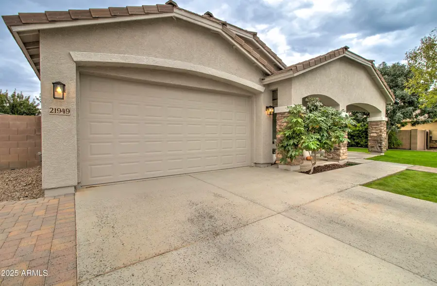 21949 E Rosa Road, Queen Creek, AZ 85142 - Image #2