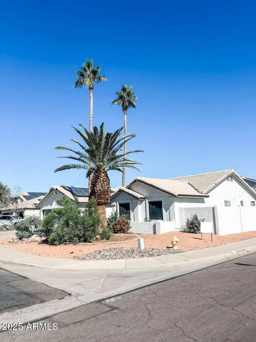 807 N Hill Circle, Mesa, AZ 85203 - Image #2