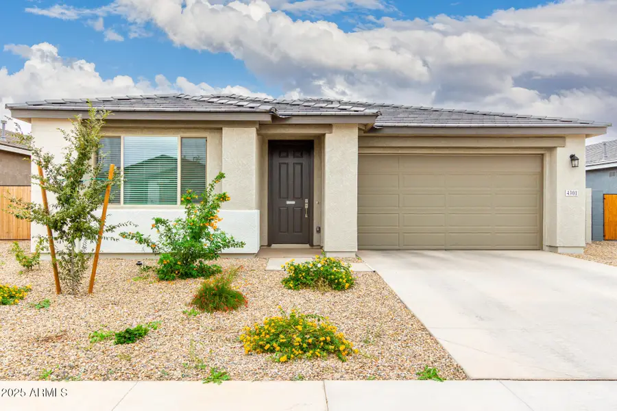 4301 E Bradford Avenue, San Tan Valley, AZ 85143 - Image #2