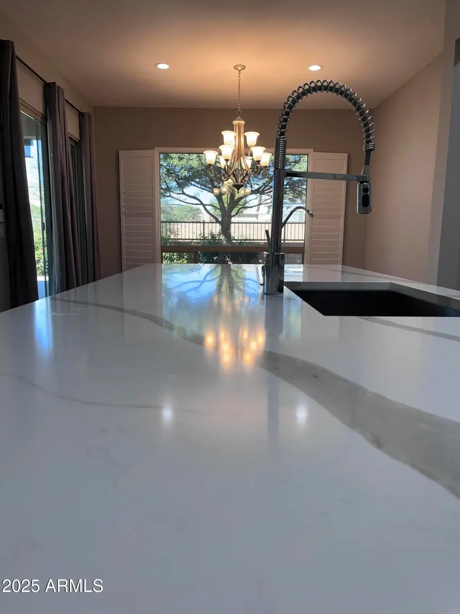 2852 E Robin Lane E, Phoenix, AZ 85050 - Image #3