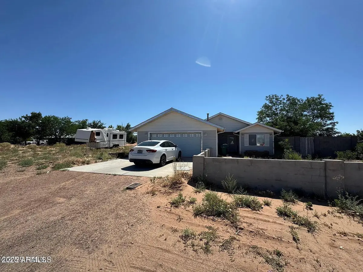 201 Blue Sage Street, Holbrook, AZ 86025 - Image #1
