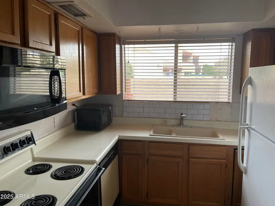 4206 W Calavar Road, Phoenix, AZ 85053 - Image #3