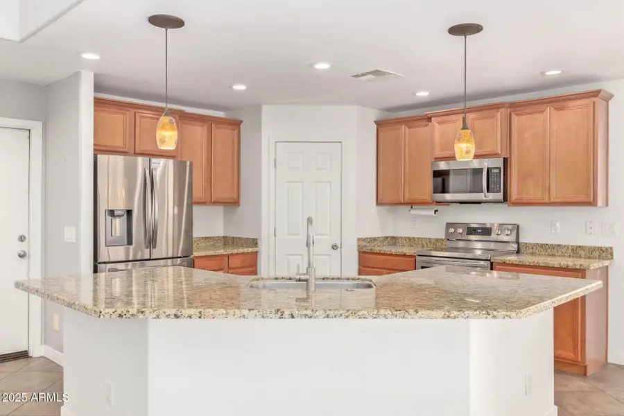 2179 E Cochise Avenue, Apache Junction, AZ 85119 - Image #3