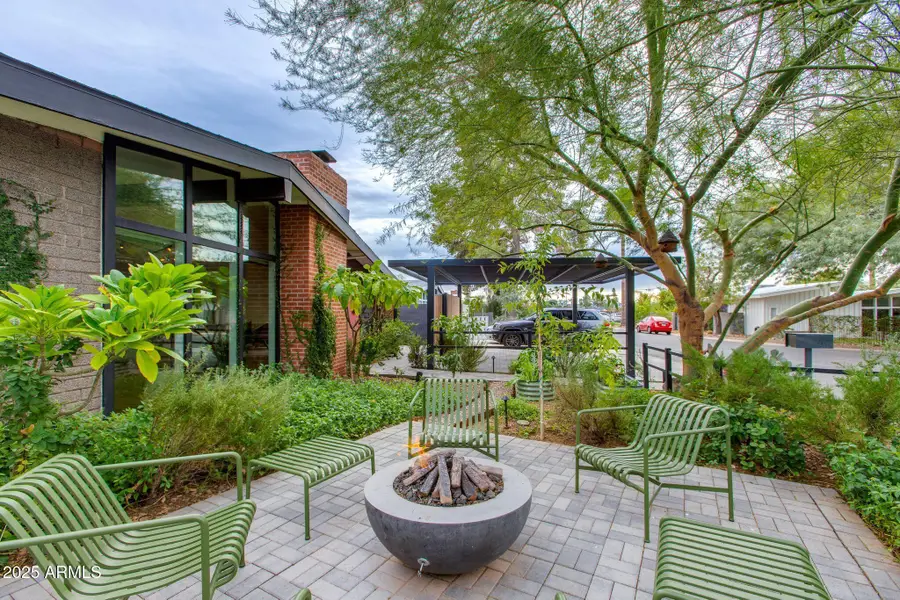 3943 N 45th Place, Phoenix, AZ 85018 - Image #2