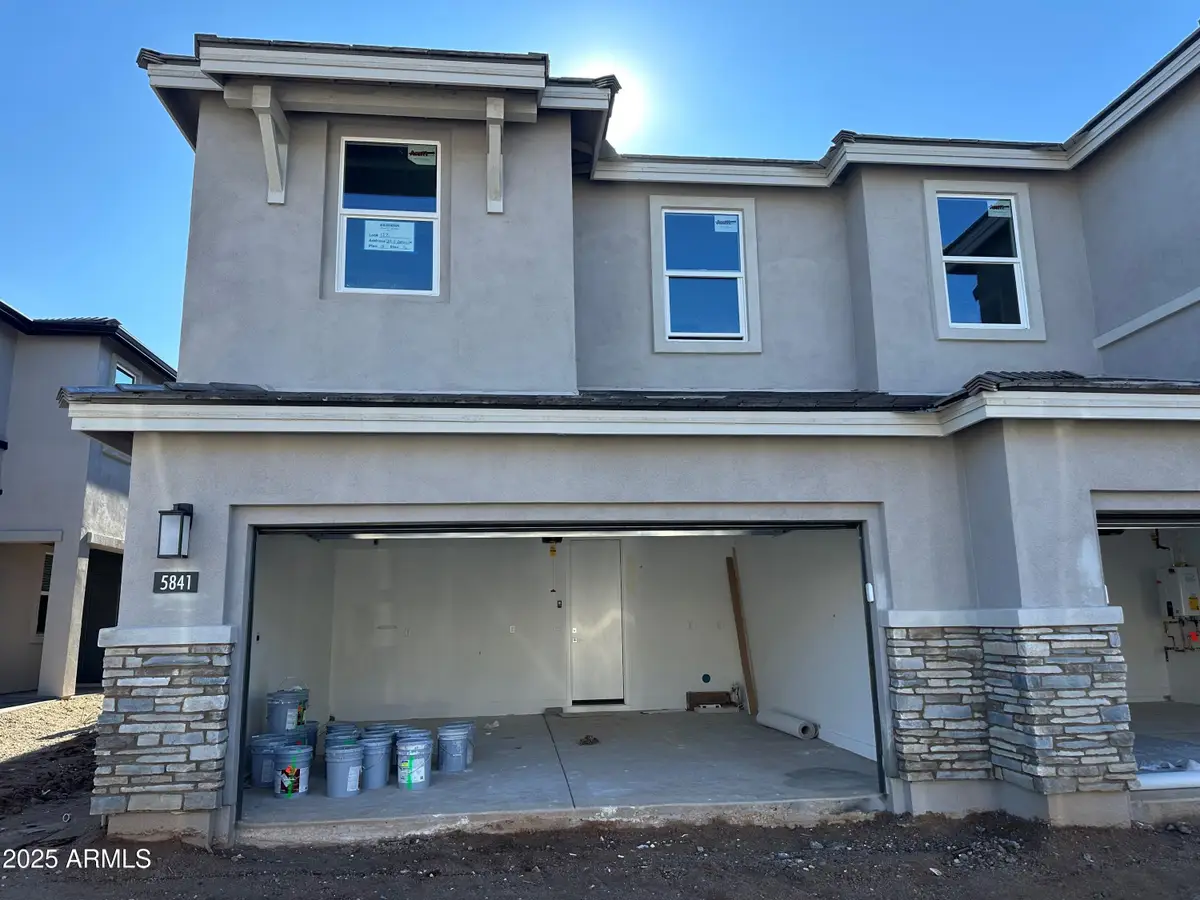 5841 E Zachary Drive, Phoenix, AZ 85054 - Image #1