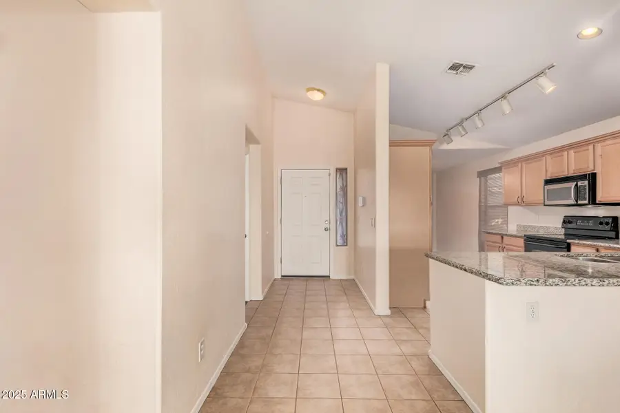 6727 S 35th Drive, Phoenix, AZ 85041 - Image #3