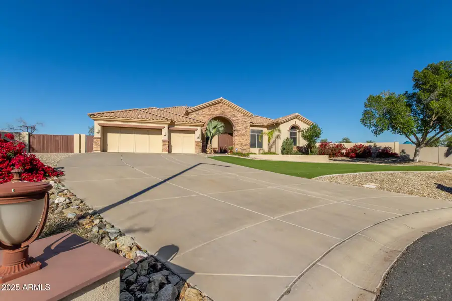 18220 W North Court, Waddell, AZ 85355 - Image #2