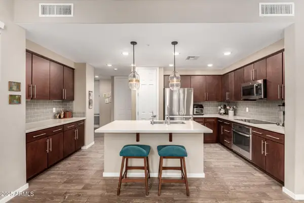 250 W Queen Creek Road #130, Chandler, AZ 85248