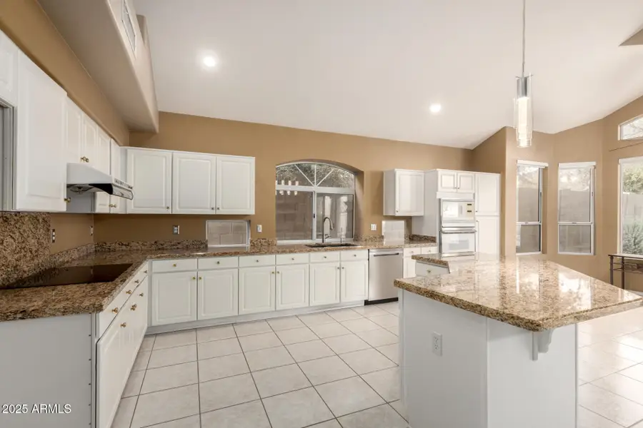 908 E Mountain Sage Drive, Phoenix, AZ 85048 - Image #2