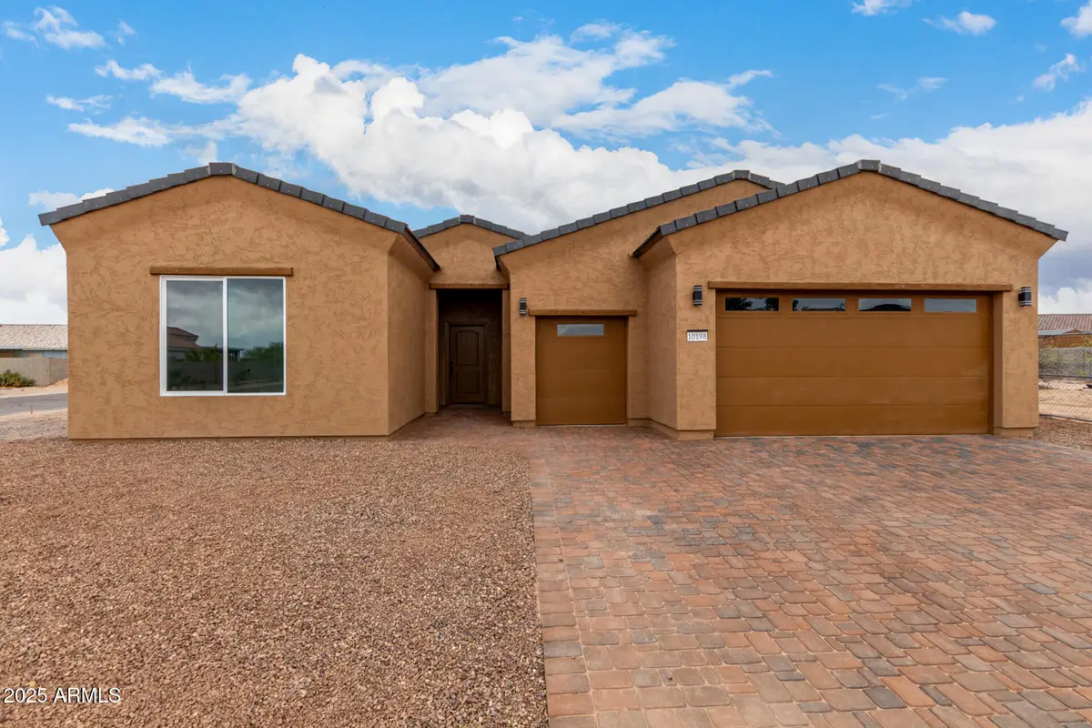 10198 W Mission Drive, Arizona City, AZ 85123 - Image #1