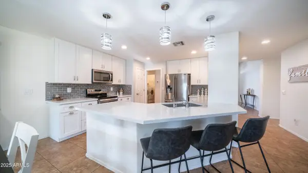 1077 E Loma Vista Street, Gilbert, AZ 85295