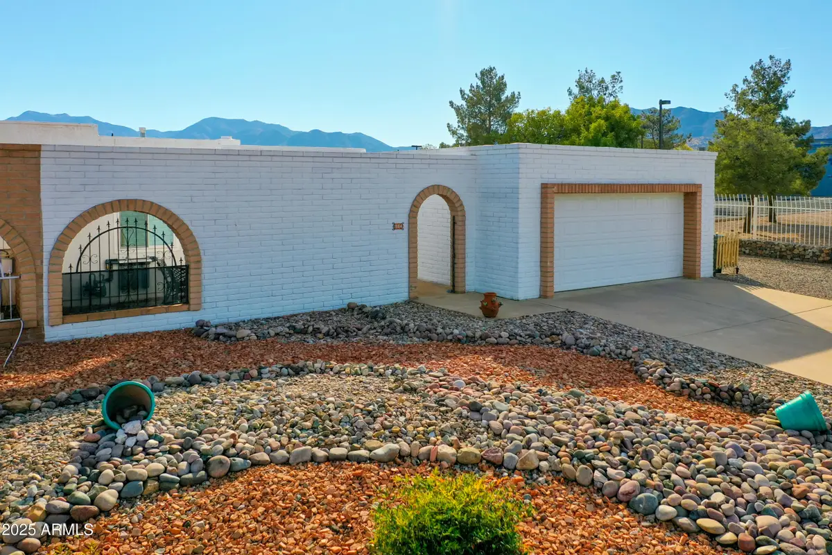 984 E Carmelita Drive, Sierra Vista, AZ 85635 - Image #1