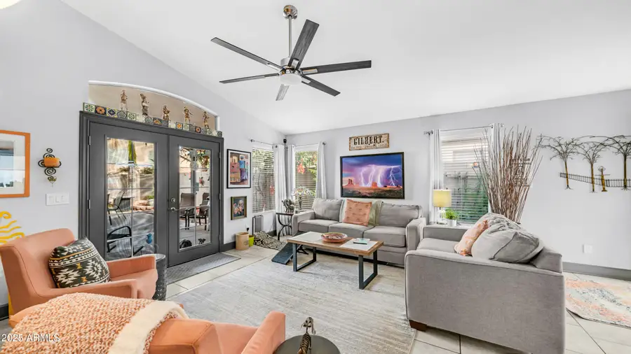 882 E Baylor Lane, Gilbert, AZ 85296 - Image #2