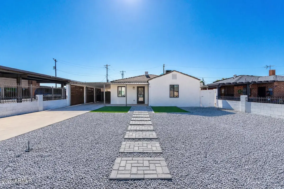 385 E Clarendon Avenue, Phoenix, AZ 85012 - Image #1