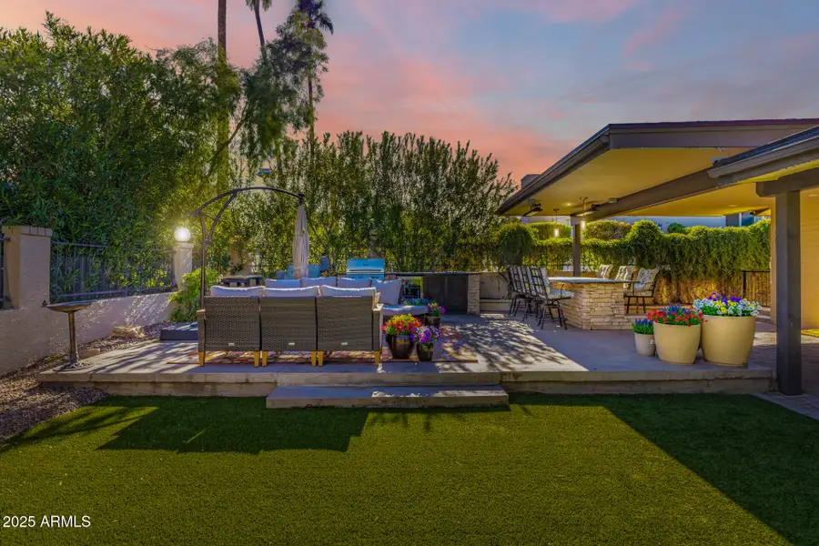 9225 N Arroya Vista Drive W, Phoenix, AZ 85028 - Image #2