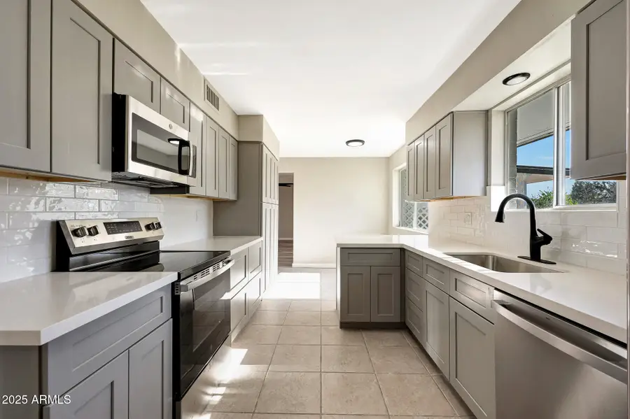 10922 W El Capitan Circle, Sun City, AZ 85351 - Image #3