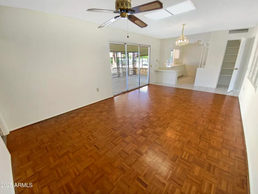 9806 W Hutton Drive, Sun City, AZ 85351 - Image #3